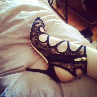 Courtney Love feet photo thumbnail