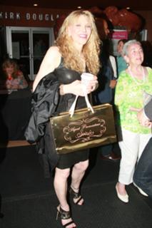 Courtney Love feet photo thumbnail