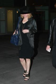 Courtney Love feet photo thumbnail