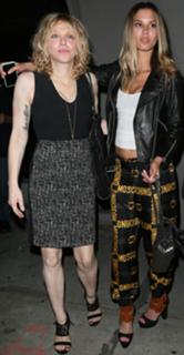 Courtney Love feet photo thumbnail