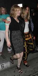 Courtney Love feet photo thumbnail