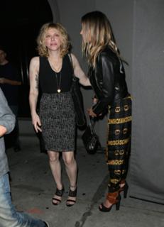 Courtney Love feet photo thumbnail