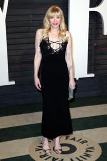 Courtney Love feet photo thumbnail