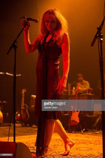 Courtney Love feet photo thumbnail