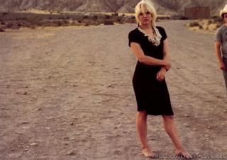 Courtney Love feet photo thumbnail
