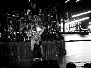 Courtney Love feet photo thumbnail