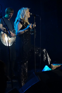 Courtney Love feet photo thumbnail