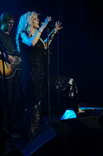 Courtney Love feet photo thumbnail