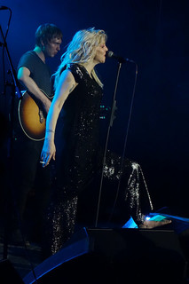 Courtney Love feet photo thumbnail