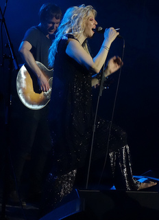 Courtney Love feet photo thumbnail