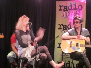 Courtney Love feet photo thumbnail