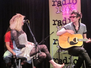 Courtney Love feet photo thumbnail