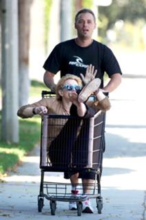 Courtney Love feet photo thumbnail