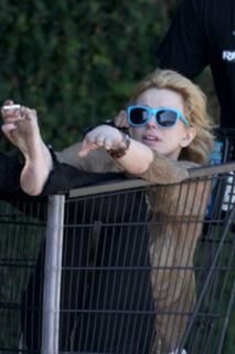 Courtney Love feet photo thumbnail