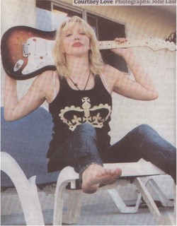 Courtney Love feet photo thumbnail