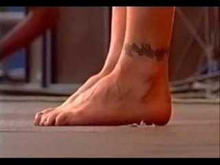 Courtney Love feet photo thumbnail