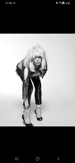 Courtney Love feet photo thumbnail