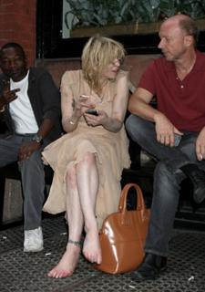Courtney Love feet photo thumbnail
