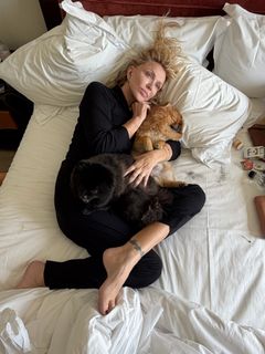 Courtney Love feet photo 1