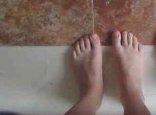 Courtney Miller feet photo thumbnail