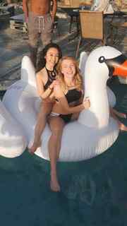 Courtney Miller feet photo thumbnail