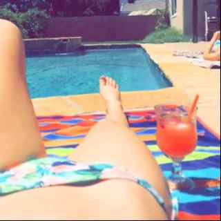 Courtney Miller feet photo thumbnail