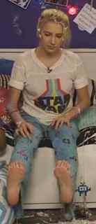 Courtney Miller feet photo thumbnail