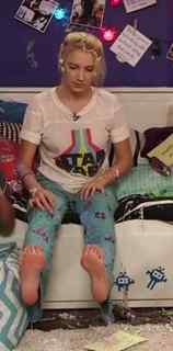 Courtney Miller feet photo thumbnail