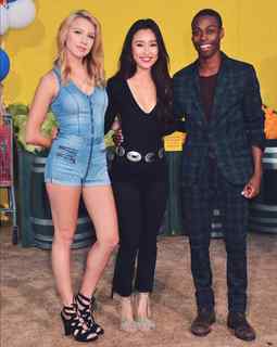 Courtney Miller feet photo thumbnail