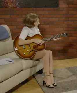 Courtney Miller feet photo thumbnail