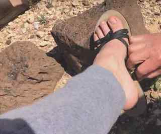 Courtney Miller feet photo thumbnail