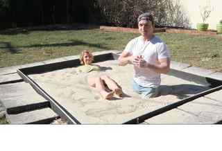 Courtney Miller feet photo thumbnail