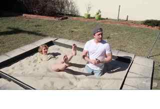 Courtney Miller feet photo thumbnail