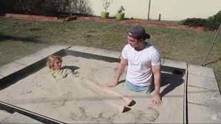 Courtney Miller feet photo thumbnail