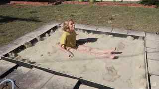 Courtney Miller feet photo thumbnail