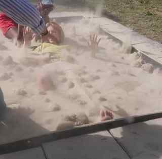 Courtney Miller feet photo thumbnail