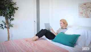 Courtney Miller feet photo thumbnail