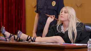 Courtney Miller feet photo thumbnail