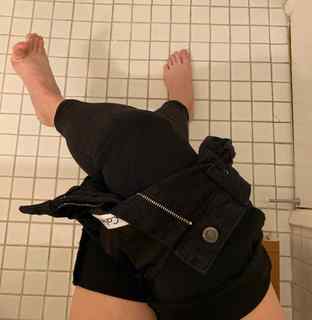 Courtney Miller feet photo thumbnail