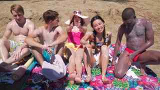 Courtney Miller feet photo thumbnail