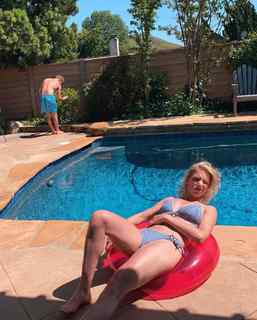 Courtney Miller feet photo thumbnail