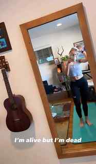 Courtney Miller feet photo thumbnail