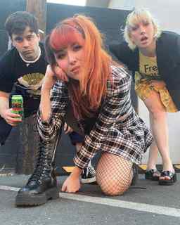 Courtney Miller feet photo thumbnail