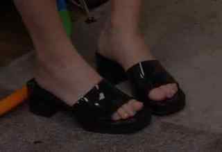 Courtney Miller feet photo thumbnail