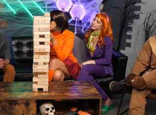 Courtney Miller feet photo thumbnail