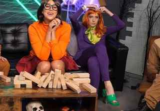 Courtney Miller feet photo thumbnail