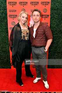 Courtney Miller feet photo thumbnail