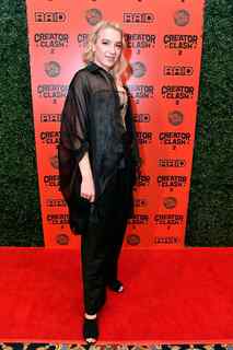 Courtney Miller feet photo thumbnail