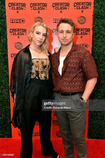 Courtney Miller feet photo thumbnail