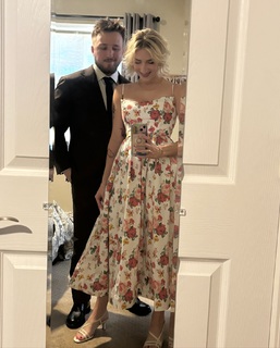 Courtney Miller feet photo thumbnail